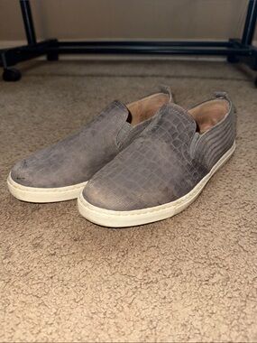 Splendid Gray Croc-Embossed Slip-On Sneakers